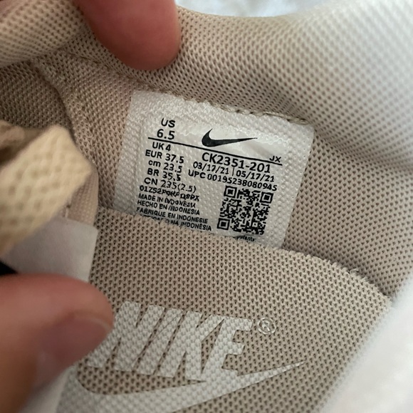 Women’s Nike Daybreak Size 6.5 Used in Excellent Condition - Picture 2 of 6